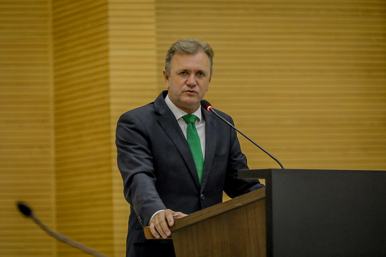 Deputado de Rondônia usa tribuna para dizer que foi ameaçado pelo governador, mas não se vê ameaça no suposto recado