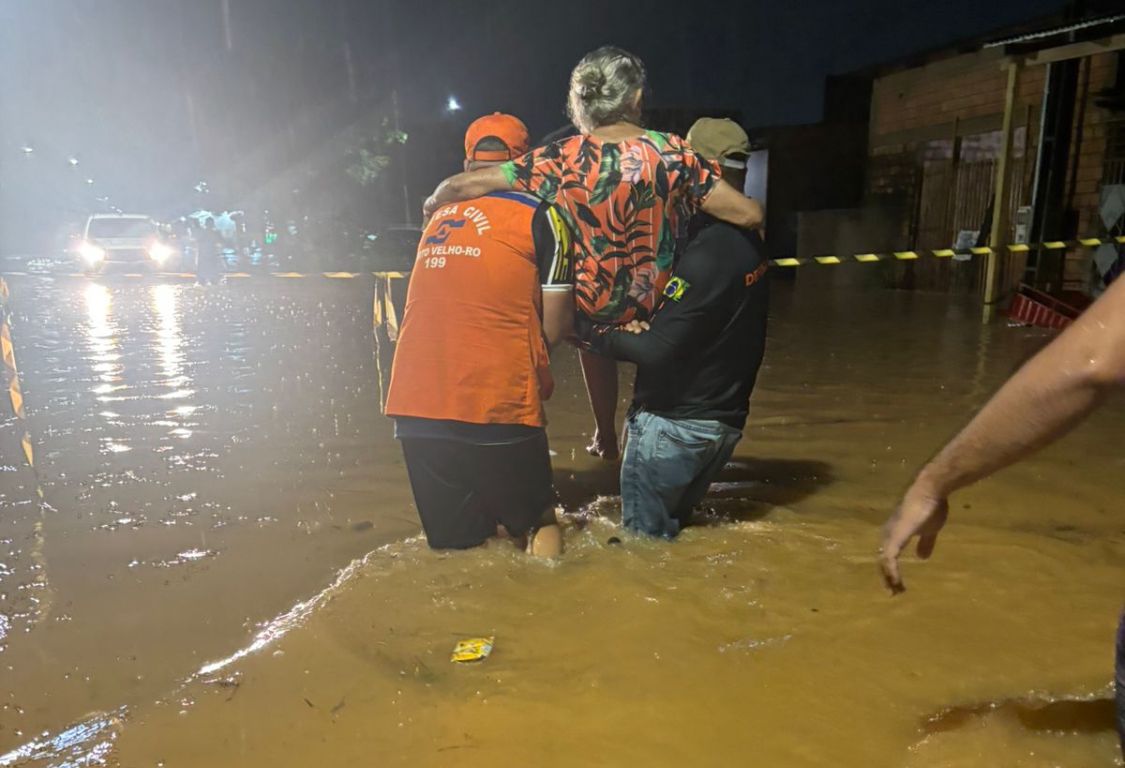 Madecon decide desobedecer DER e TCE, e ocorrem alagações nos bairros Três Marias e Fortaleza
